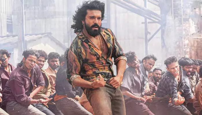 ‘పెద్ది’ సెకండ్ సింగిల్ పై హైప్ పెంచిన బుచ్చిబాబు.. ఆ గ్రేస్ను చూస్తూ ఉండిపోయామంటూ పోస్ట్ ‘పెద్ది’ సెకండ్ సింగిల్ పై హైప్ పెంచిన బుచ్చిబాబు.. ఆ గ్రేస్ను చూస్తూ ఉండిపోయామంటూ పోస్ట్