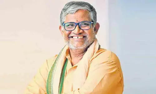 ఒకదేశంపై యుద్ధం జరుగుతోంది.. నేను ఎవరికీ సపోర్ట్ చేయడం లేదు: తనికెళ్ల భరణి