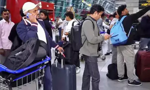 యుద్ధం మధ్య సురక్షితంగా స్వదేశానికి.. పీవీ సింధుతో పాటు భారతీయుల రాక