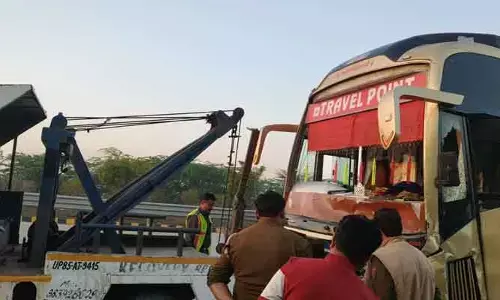 యమునా ఎక్స్‌ప్రెస్‌వేపై ఘోర ప్రమాదం.. ఆరుగురు మృతి!
