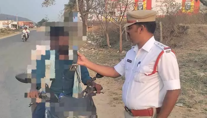 డ్రంకన్ డ్రైవ్ లో పట్టుబడ్డ 5 గురికి జైలు శిక్ష డ్రంకన్ డ్రైవ్ లో పట్టుబడ్డ 5 గురికి జైలు శిక్ష