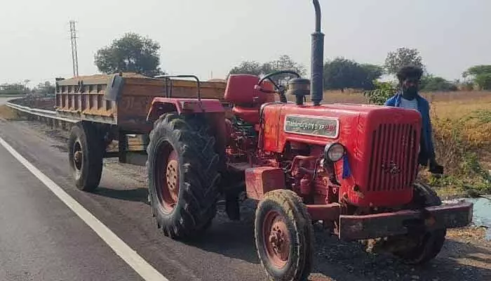 ఇసుక అక్రమ రవాణా ఆపేదెవరు..? ఇసుక అక్రమ రవాణా ఆపేదెవరు..?