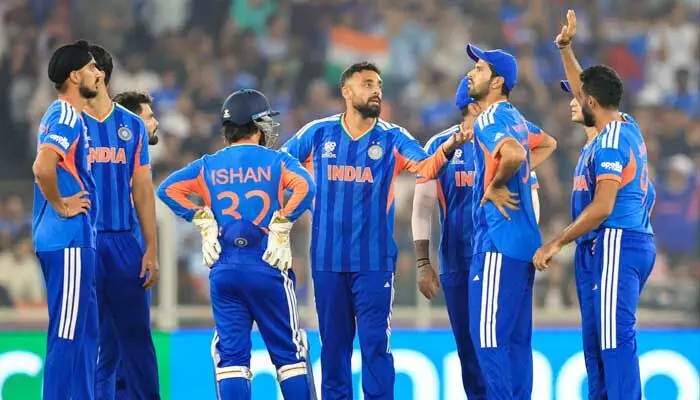 గ్రహణం ఎఫెక్ట్: ప్రాక్టీస్ ఆపేసిన భారత జట్టు.. మేనేజ్మెంట్ వివరణ ఇదే! గ్రహణం ఎఫెక్ట్: ప్రాక్టీస్ ఆపేసిన భారత జట్టు.. మేనేజ్మెంట్ వివరణ ఇదే!