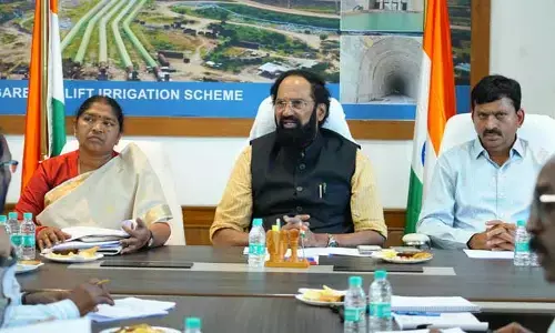 ఇరిగేషన్ ప్రాజెక్టుల పురోగతిపై మంత్రుల సమీక్ష