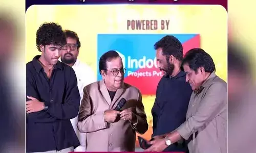స్టేజీపై శివాజీ కొడుకును చెంపదెబ్బ కొట్టిన బ్రహ్మానందం..