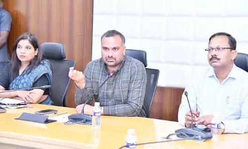 జీహెచ్ఎంసీలో ఈ-వేస్ట్, బయోమెడికల్ వ్యర్థాలకు ప్రత్యేక డ్రైవ్: అధికారులకు కమిషనర్ కీలక ఆదేశాలు