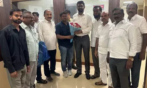 కొత్త సీఎండీ జితిన్ వి పాటిల్‌ను కలిసిన విద్యుత్ కాంట్రాక్టర్లు.. త్వరలో పూర్తిస్థాయిలో సమావేశం