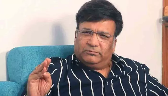 Kona Venkat : పవన్ నిర్మాతగా ఛాన్స్ ఇచ్చాడు.. కానీ ఆయనతో సినిమా నిర్మించను Kona Venkat : పవన్ నిర్మాతగా ఛాన్స్ ఇచ్చాడు.. కానీ ఆయనతో సినిమా నిర్మించను