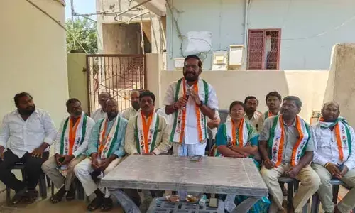 కాంగ్రెస్ లో అంత‌ర్గ‌త క‌ల‌హాలు బ‌హిర్గ‌తం