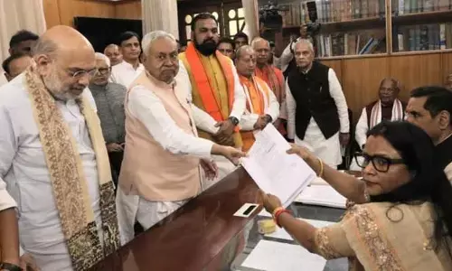 బిహార్ సీఎం నితీష్‌‌పై తెలంగాణ నేత ఈసీకి కంప్లైంట్