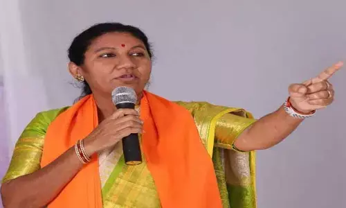 వైఫల్యాలను కప్పి పుచ్చుకునేందుకే రాహుల్ గాంధీ పర్యటన