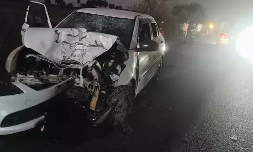 కారు- బైకు ఢీ.. ఇద్దరు మృతి