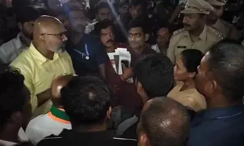 హనుమాన్ విగ్రహం గద్దెలను కూల్చే ప్రయత్నం.. ఆర్టీసీ అధికారుల పై ఎంపీ ఫైర్