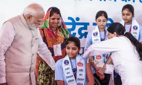 HPV వ్యాక్సిన్లు సురక్షితమేనా? ప్రజల్లో భయాందోళనలు ఎందుకు?