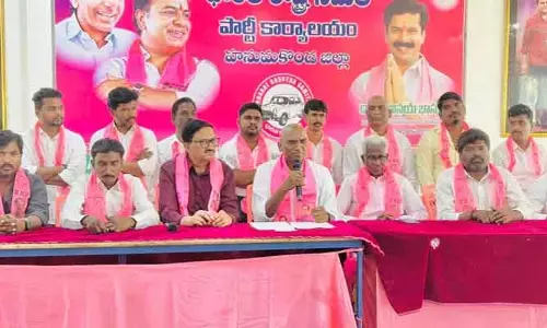 చేవెళ్ల సాక్షిగా మోసం చేసి.. ఎస్సీ ఉద్యోగులతో సన్మానాలా..? : R.S.  ప్ర‌వీణ్ కుమార్
