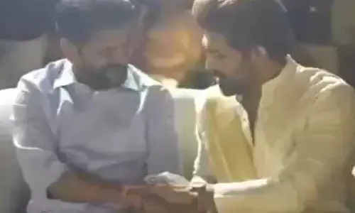 ఒకే ఫ్రేమ్ లో రేవంత్ రెడ్డి, అల్లు అర్జున్..వీడియో అదుర్స్‌