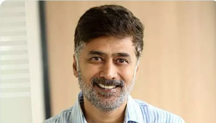 ది గర్ల్ ఫ్రెండ్ హిట్.. రాహుల్ రవీంద్రన్కి రెండు అవకాశాలు ది గర్ల్ ఫ్రెండ్ హిట్.. రాహుల్ రవీంద్రన్కి రెండు అవకాశాలు