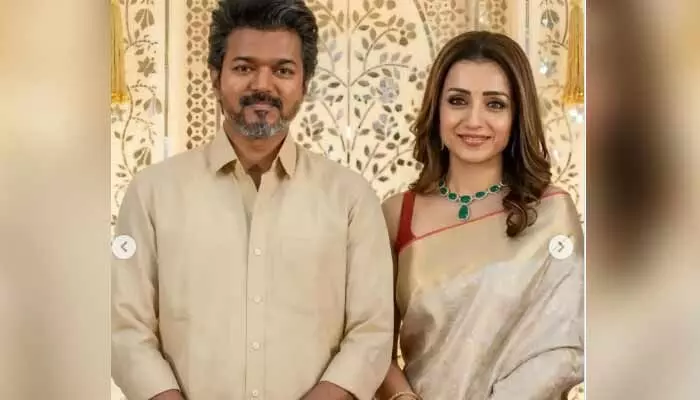 విజయ్, త్రిష రిలేషన్పై హింట్ ఇచ్చిన బాడీ గార్డ్.. సమయం ఆసన్నమైందంటూ సెన్సేషనల్ పోస్ట్ విజయ్, త్రిష రిలేషన్పై హింట్ ఇచ్చిన బాడీ గార్డ్.. సమయం ఆసన్నమైందంటూ సెన్సేషనల్ పోస్ట్