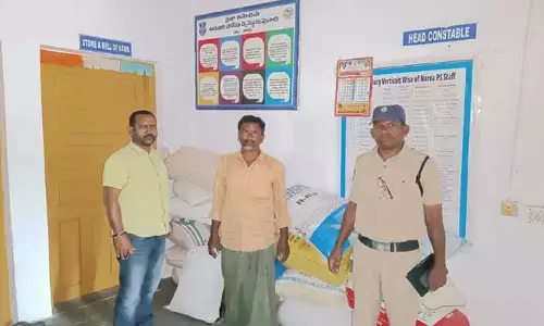 5.80 క్వింటాళ్ల పీడీఎస్ బియ్యం ప‌ట్టివేత