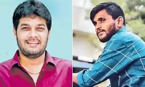 అనంతబాబు భార్య లక్ష్మీదుర్గకు నాన్‌బెయిలబుల్ వారెంట్...  పోలీసుల గాలింపు