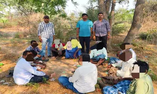 పేకాట స్థావ‌రం పై దాడి.. 10 మంది అరెస్ట్