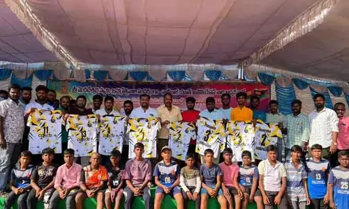 క్రీడలతోనే శారీరక దారుఢ్యం : బీసీ సంఘం అధ్యక్షులు గుజ్జరీ రాఘవేందర్