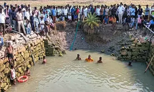 అమరవాయిలో విషాదం.. ఈతకు వెళ్లిన బాలుడు మృతి
