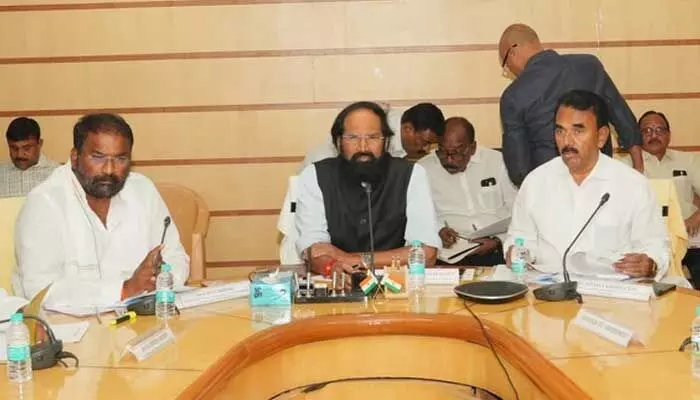 ప్రాజెక్టుల భూ సేకరణ కోసం రూ.5 వేల కోట్లు: మంత్రి ఉత్తమ్ ప్రాజెక్టుల భూ సేకరణ కోసం రూ.5 వేల కోట్లు: మంత్రి ఉత్తమ్