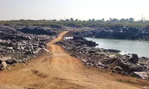 ఆత్మ‌కూరు-గ‌ద్వాల హై లెవ‌ల్ బ్రిడ్జి నిర్మాణం వివాద‌స్ప‌దం