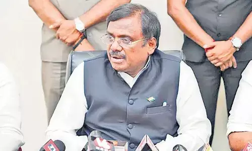 ప్రగతి ప్రణాళికలో భాగంగా ఐటీఐలో ఆధునిక కోర్సులు: మంత్రి వివేక్ వెంకటస్వామి
