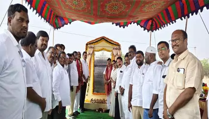 దేవరకొండ నియోజకవర్గ సమగ్ర అభివృద్ధే ధ్యేయం : ఎమ్మెల్యే నేనావత్ బాలు నాయక్ దేవరకొండ నియోజకవర్గ సమగ్ర అభివృద్ధే ధ్యేయం : ఎమ్మెల్యే నేనావత్ బాలు నాయక్