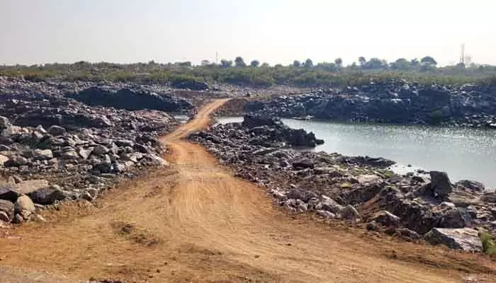 ఆత్మకూరు-గద్వాల హై లెవల్ బ్రిడ్జి నిర్మాణం వివాదస్పదం ఆత్మకూరు-గద్వాల హై లెవల్ బ్రిడ్జి నిర్మాణం వివాదస్పదం