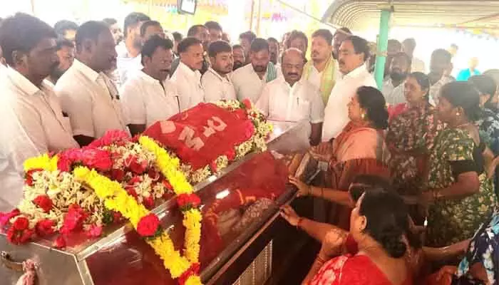 శోక సంద్రంలో గంగదేవిపల్లి శోక సంద్రంలో గంగదేవిపల్లి