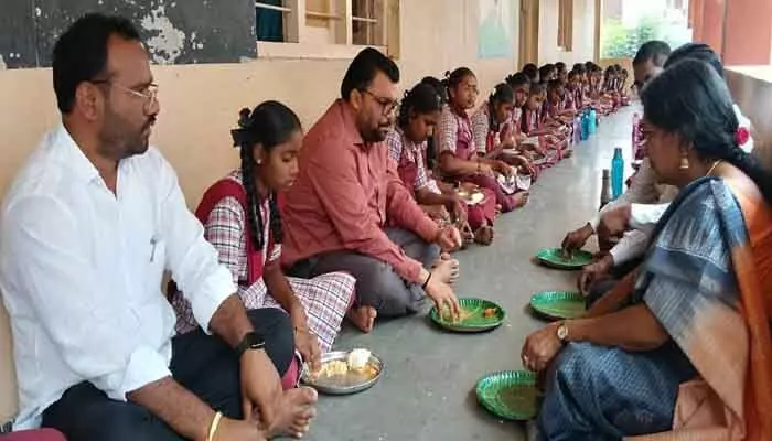 మధ్యాహ్న భోజన నాణ్యతపై కలెక్టర్ ఆగ్రహం మధ్యాహ్న భోజన నాణ్యతపై కలెక్టర్ ఆగ్రహం