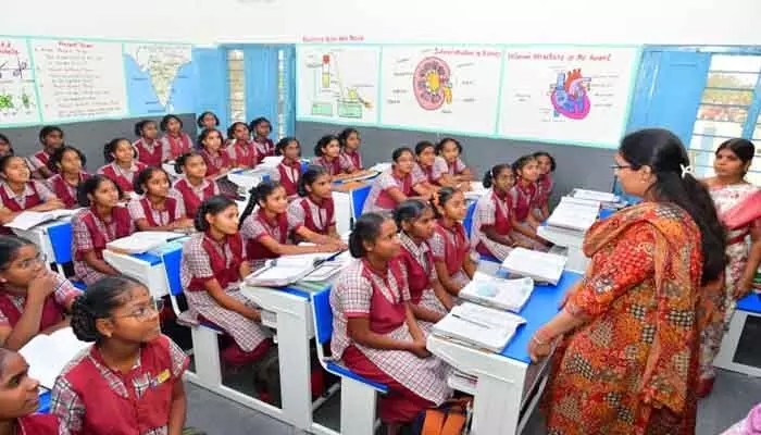 పరిసరాలు పరిశుభ్రంగా ఉంచుకోవాలి : కలెక్టర్ ఖుష్బూ గుప్త పరిసరాలు పరిశుభ్రంగా ఉంచుకోవాలి : కలెక్టర్ ఖుష్బూ గుప్త