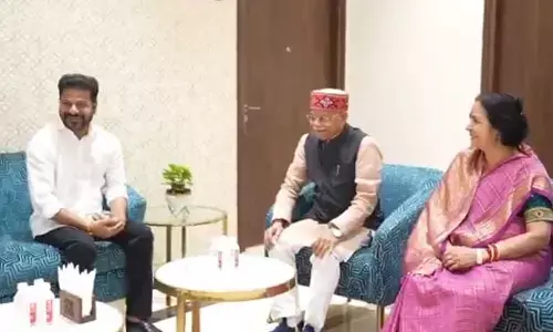తెలంగాణకు చేరుకున్న నూతన గవర్నర్ శివ ప్రతాప్ శుక్లా