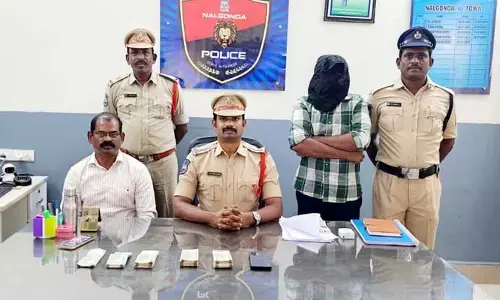 సీసీ కెమెరాలకు చిక్కిన అంతర్రాష్ట్ర దొంగ