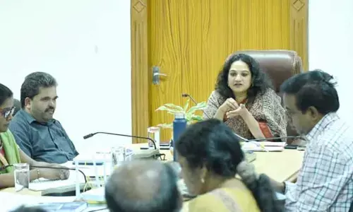 HYD: టౌన్ ప్లానింగ్ అధికారులకు కమిషనర్ సృజన హెచ్చరిక