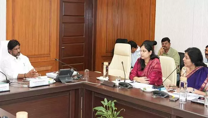 బడ్జెట్పై భట్టి కసరత్తు..ఆయా శాఖలపై ప్రీ-బడ్జెట్ సమీక్ష బడ్జెట్పై భట్టి కసరత్తు..ఆయా శాఖలపై ప్రీ-బడ్జెట్ సమీక్ష