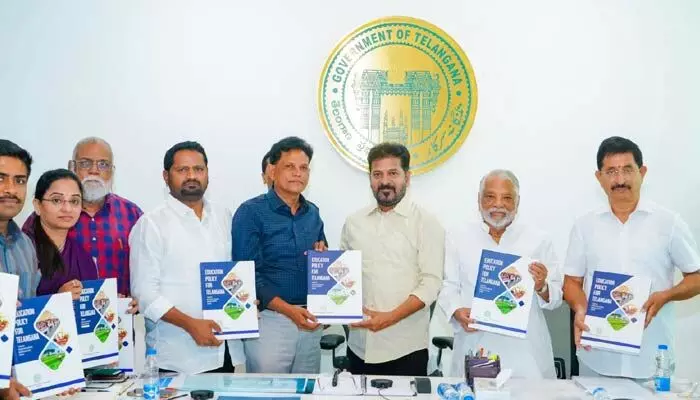 విద్యా సంస్కరణలా.. ఉపాధ్యాయులపై నిందలా? విద్యా సంస్కరణలా.. ఉపాధ్యాయులపై నిందలా?