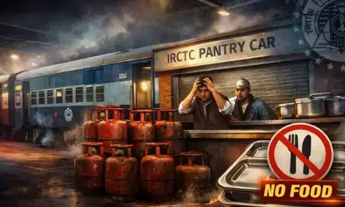 రైల్వేను తాకిన LPG సంక్షోభం.. ఫుడ్ సప్లై లేనట్టే!