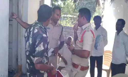 లేడీ చైన్ స్నాచ‌ర్ హ‌ల్ చ‌ల్