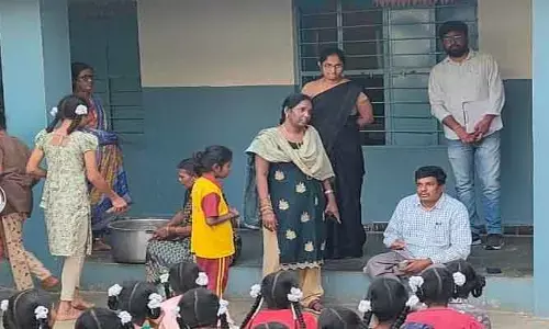 కేజీబీవీ మెను పై త‌హ‌శీల్దార్ విచారణ