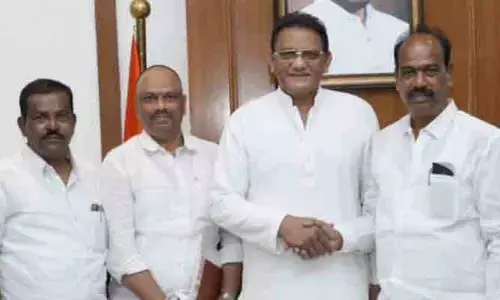 ప్రత్యేక ఉర్దూ డీఎస్సీ నిర్వహించాలి.. మైనారిటీ శాఖ మంత్రికి ఎస్టీయూటీఎస్ విజ్ఞప్తి