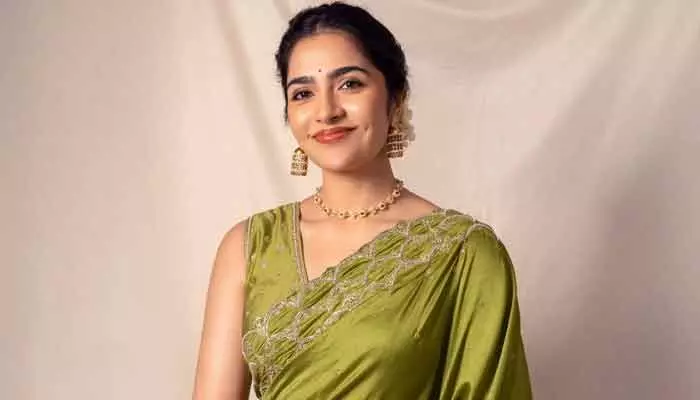 అదృష్టం అంటే ఈమెదే.. పాన్ ఇండియా సినిమాలో చాన్స్ కొట్టేసిన రుక్మిణి వసంత్! అదృష్టం అంటే ఈమెదే.. పాన్ ఇండియా సినిమాలో చాన్స్ కొట్టేసిన రుక్మిణి వసంత్!