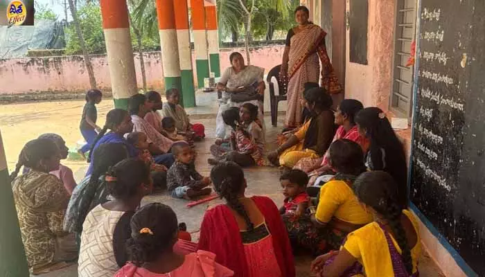 దిశ కథనానికి స్పందన.. మూతపడ్డ అంగన్ వాడి ఓపెన్ దిశ కథనానికి స్పందన.. మూతపడ్డ అంగన్ వాడి ఓపెన్
