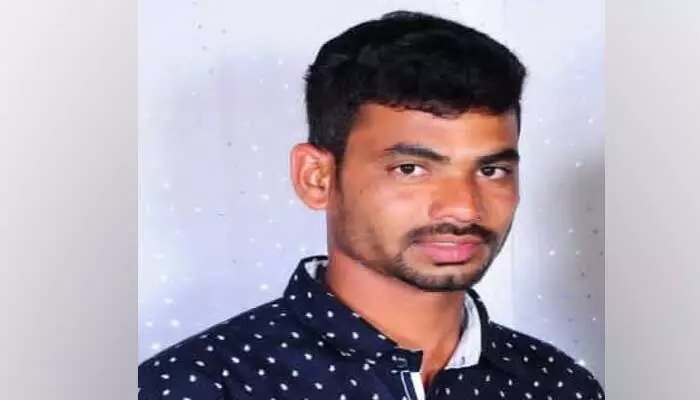 వరద కాలువలో అనుమానస్పద స్థితిలో యువకుడు మృతి వరద కాలువలో అనుమానస్పద స్థితిలో యువకుడు మృతి