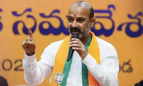 ఇది అర్బన్ నక్సల్స్ రిపోర్ట్.. విద్యా కమిషన్ సిఫార్సులపై బండి ఫైర్