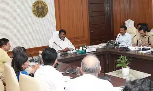 బడ్జెట్‍పై కసరత్తు ముమ్మరం.. హోం, ఐటీ శాఖలపై భట్టి విక్రమార్క సమీక్ష