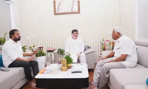 మంత్రి పొన్నంతో సమావేశమైన ప్రొ.కోదండరాం, ఎమ్మెల్సీ అద్దంకి దయాకర్